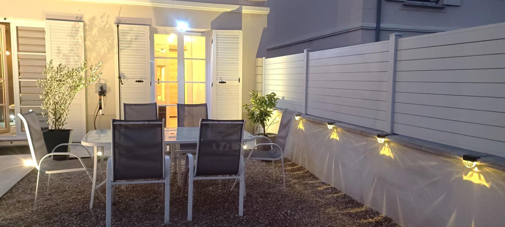 Luminary Night Suite Montévrain Kültér fotó